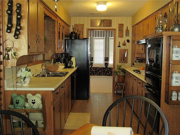 5th image of 709 Kentwood Cir