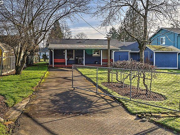 2nd image of 318 SE 101st Ave