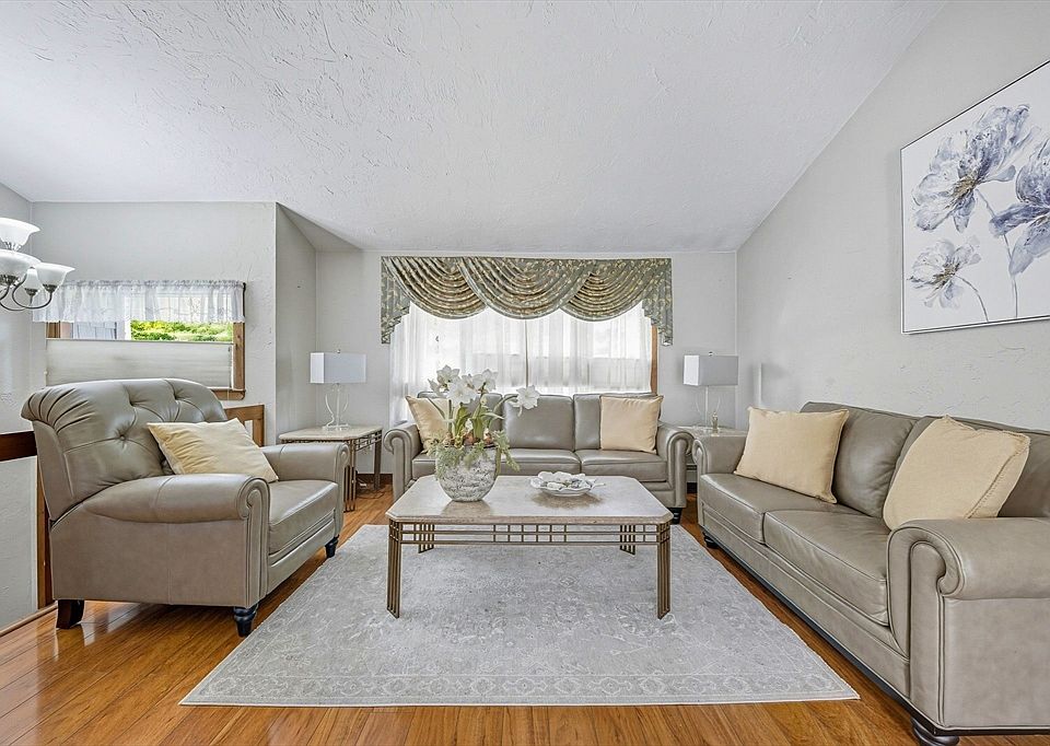 1st image of 20 Church St