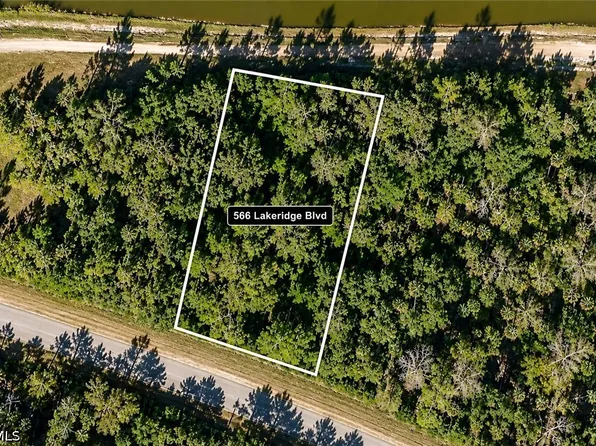 566 Lakeridge Blvd, Lehigh Acres, FL 33972