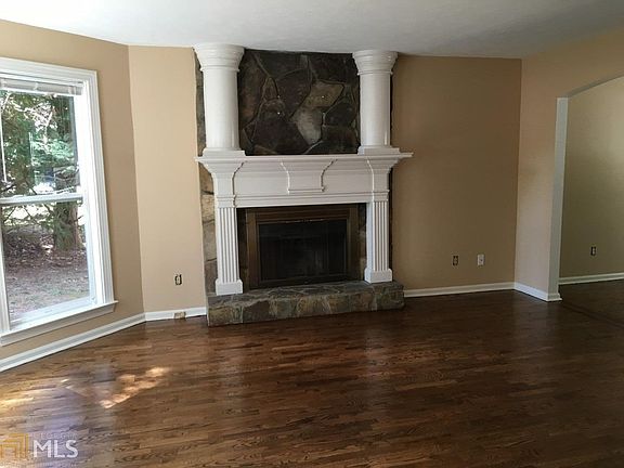5th image of 1019 Country Oaks Ct #0