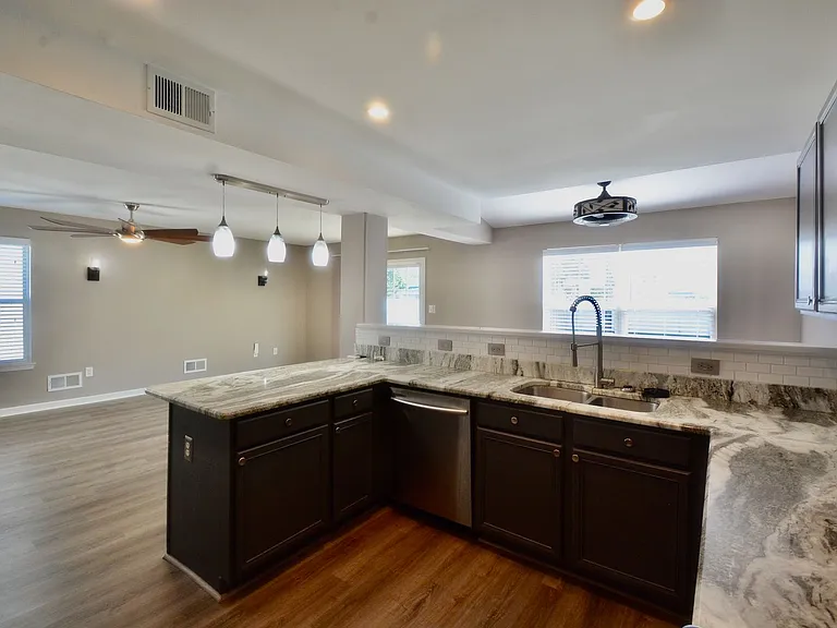 107 Redden Ln — Photo 8