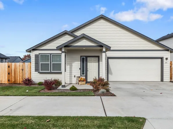 686 NE Posey Ct, Madras, OR 97741