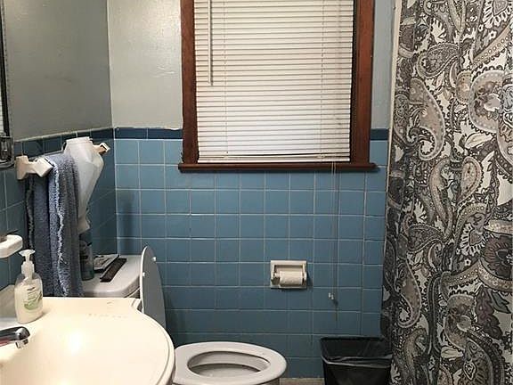 4th image of 3410 Alden Dr