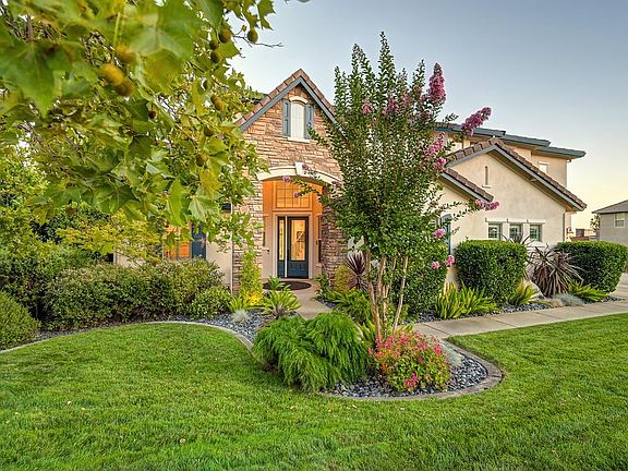 3rd image of 3881 Black Oak Dr