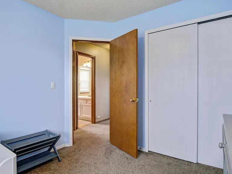 6526 Sproul Ln — Photo 21