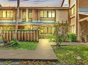 207 Wimbledon Lake Dr