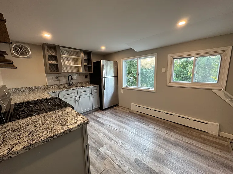 112 S Scott Ave #1 — Photo 5