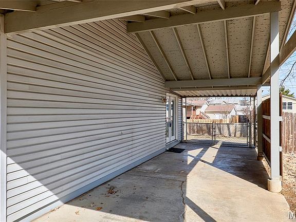 4th image of 10 Parkdale Ln