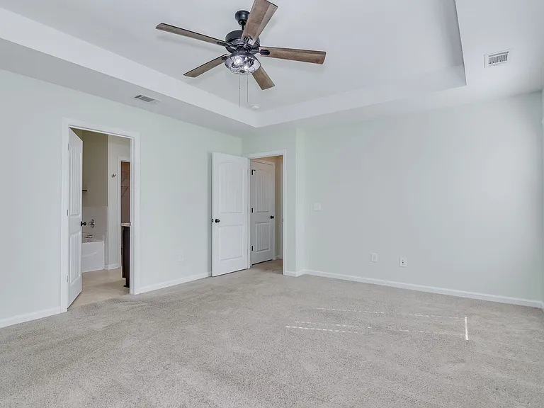901 Avalon Ct — Photo 20