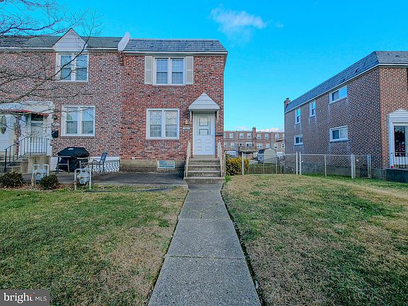 2nd image of 801 Hillcrest Dr
