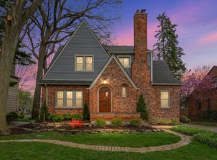 1024 Forestdale Rd, Royal Oak, MI 48067