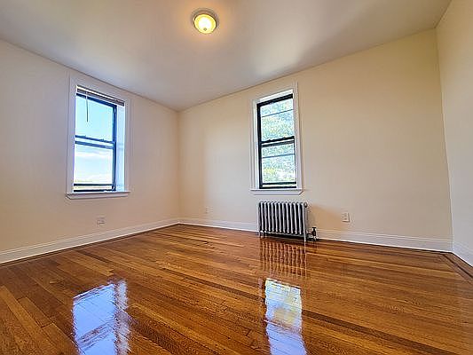 2nd image of 3401 Parsons Blvd #4