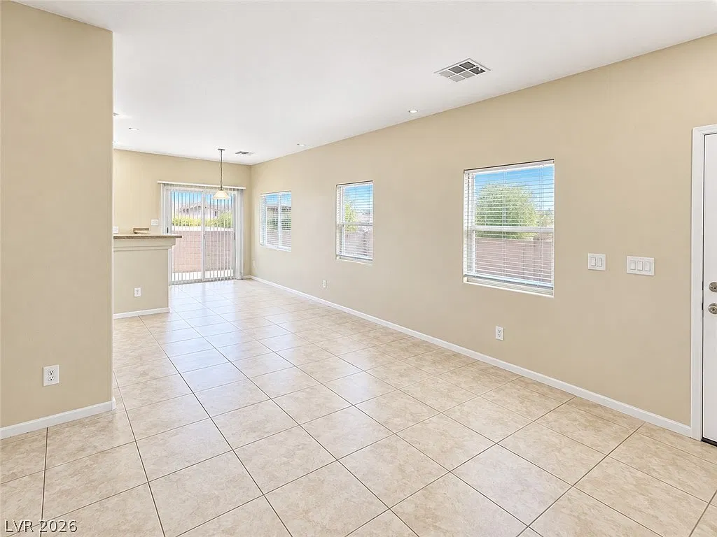 2 bed, 2.5 bath, 1170 sqft, $1,550 — Photo 2
