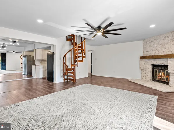 3750 Clarendon Ave Unit 33, Philadelphia, PA 19114