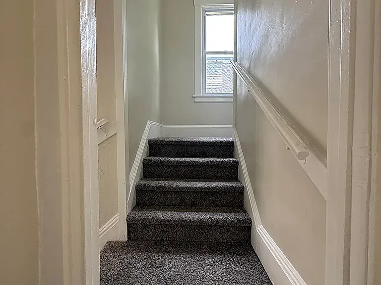10402 Kempton Ave — Photo 9