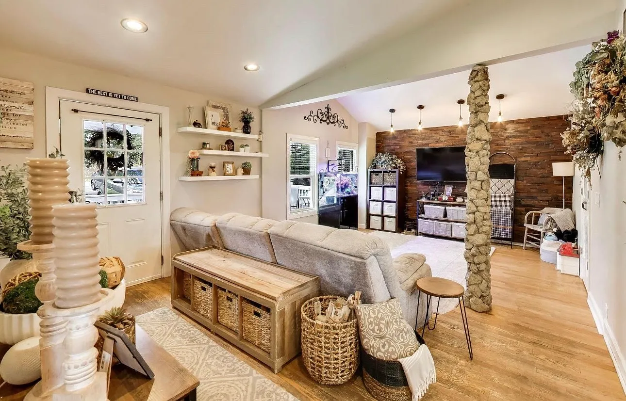 3 bed, 1170 sqft, $3,200 — Photo 3