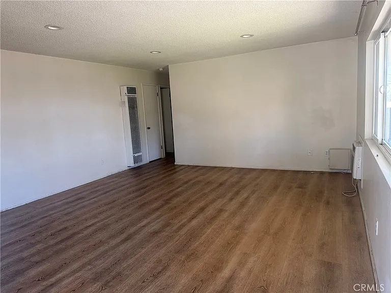 11246 Benton St — Photo 2