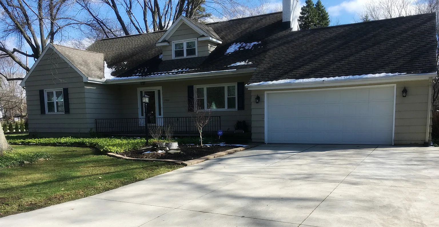 1005 Hilltop Rd photo 1
