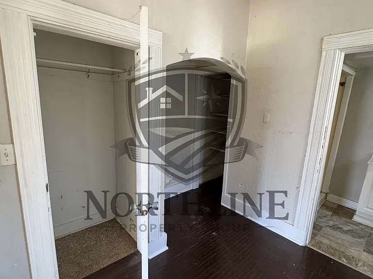 1517 Franklin Ave — Photo 3