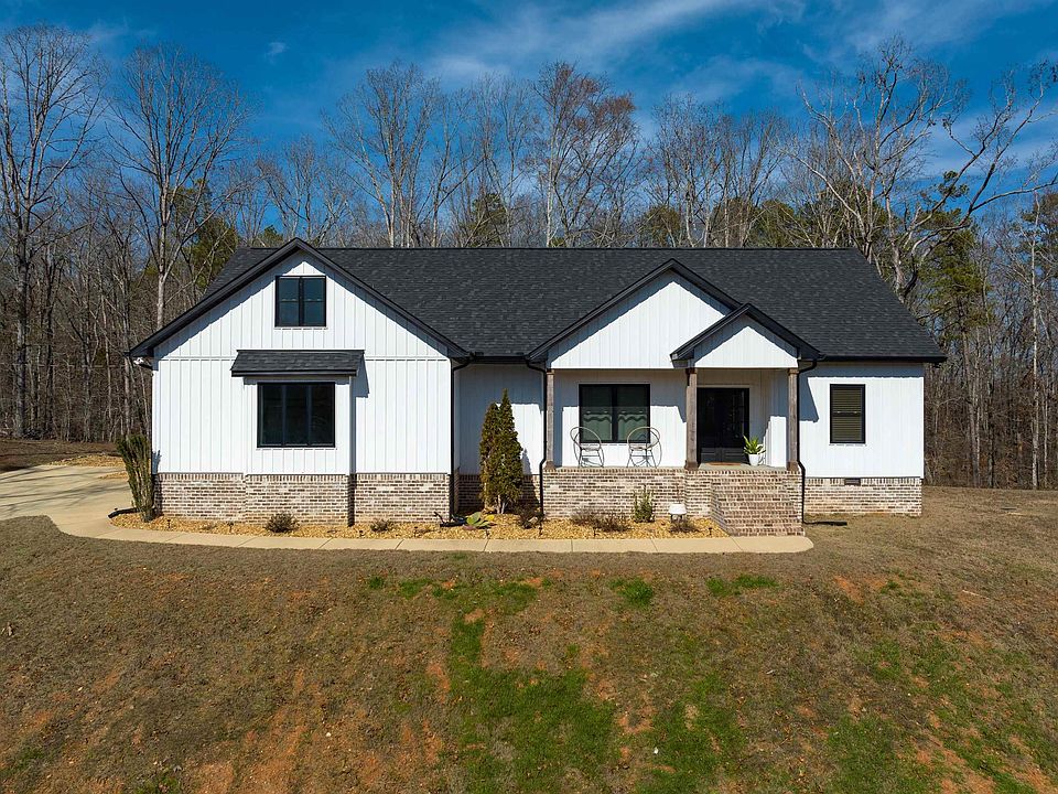 1st image of 295 Oak Valley Dr