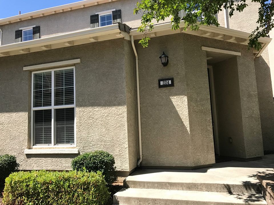 1st image of 224 Chambord Way