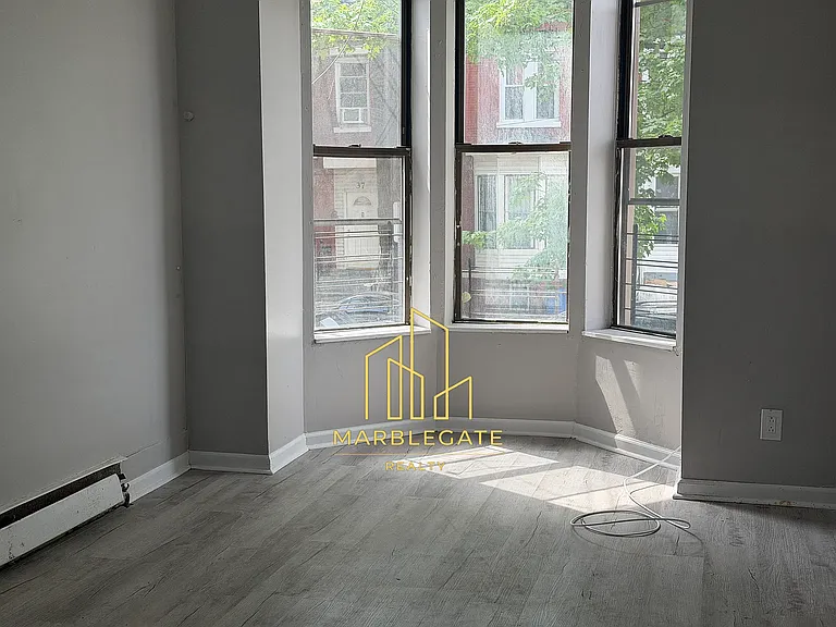 36 S 12th St #11 — Photo 6