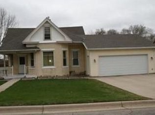 802 1st Ave SE, New Prague, MN 56071