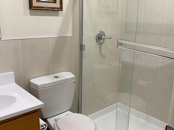 3rd image of 322 Miriam St #2