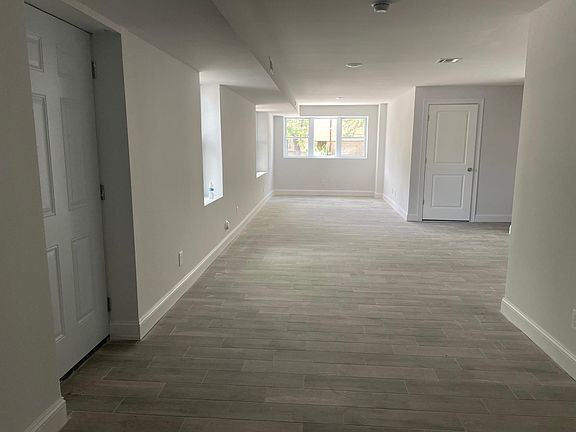 4th image of 111 Chelsea Ave #111