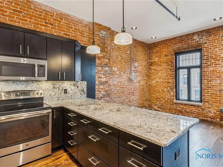 235 S Main St #1/2 — Photo 8