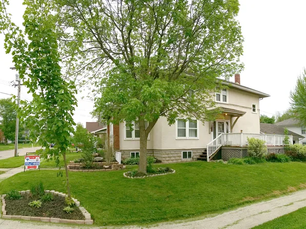 404 E McKenney St, Dixon, IL 61021