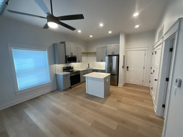 1306 2nd St, Perry, IA