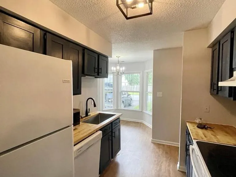 2103 Rolling Ridge Dr #1 — Photo 7