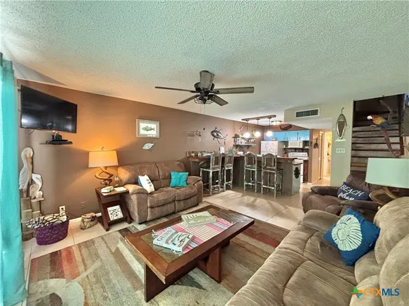 438 S 15th St, Port O Connor, TX 77982