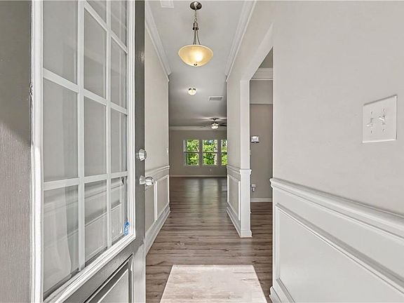 4th image of 9103 Golfview Ln