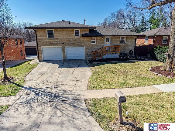 2nd image of 3345 Hillside St