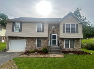 736 Caldwell St NW, Roanoke, VA 24017