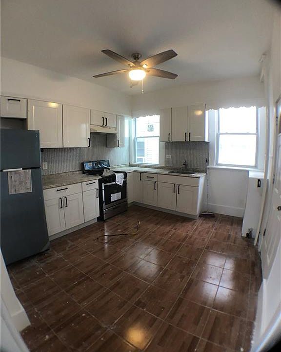 1st image of 146 Elliott Ave