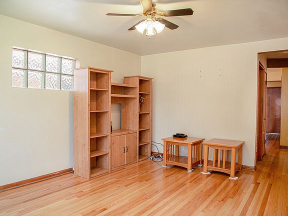 5th image of 3611 Clarence Ave