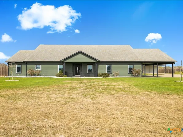 1118 E Maxwell Ditch Rd, Port Lavaca, TX 77979