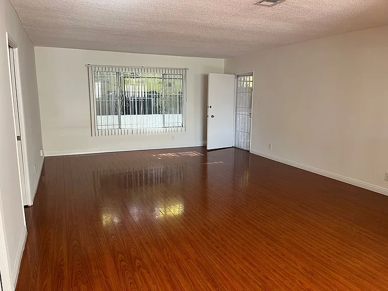1065 S Holt Ave — Photo 3