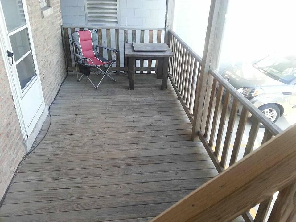 2nd image of 2215 W Chicago Ave APT 3R