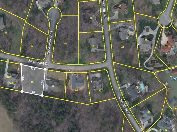 121 Riverpoint Dr, Lenoir City, TN 37772