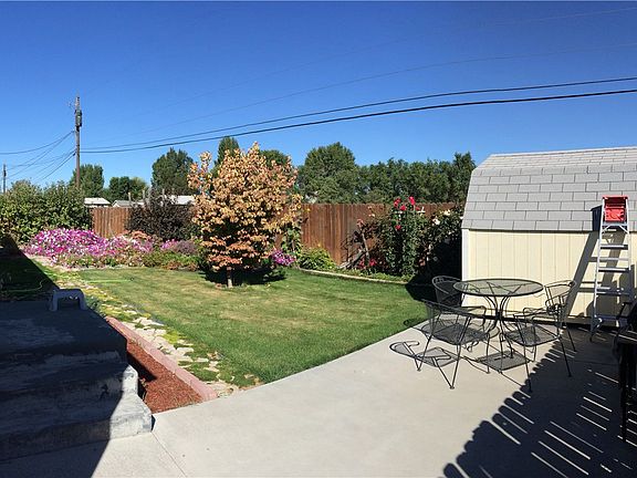 3rd image of 10544 Park Dr NE