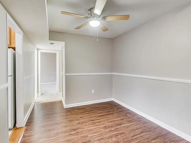 7611 Maple Ave #202 — Photo 10