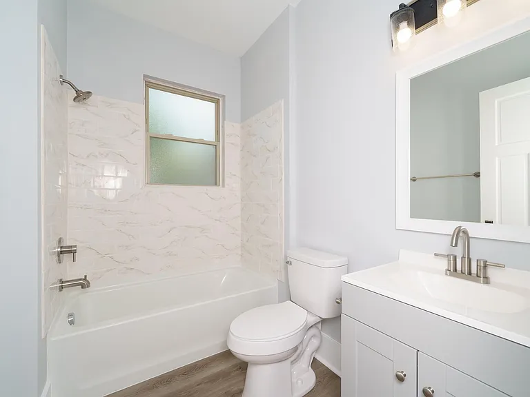 329 W 21st St — Photo 7