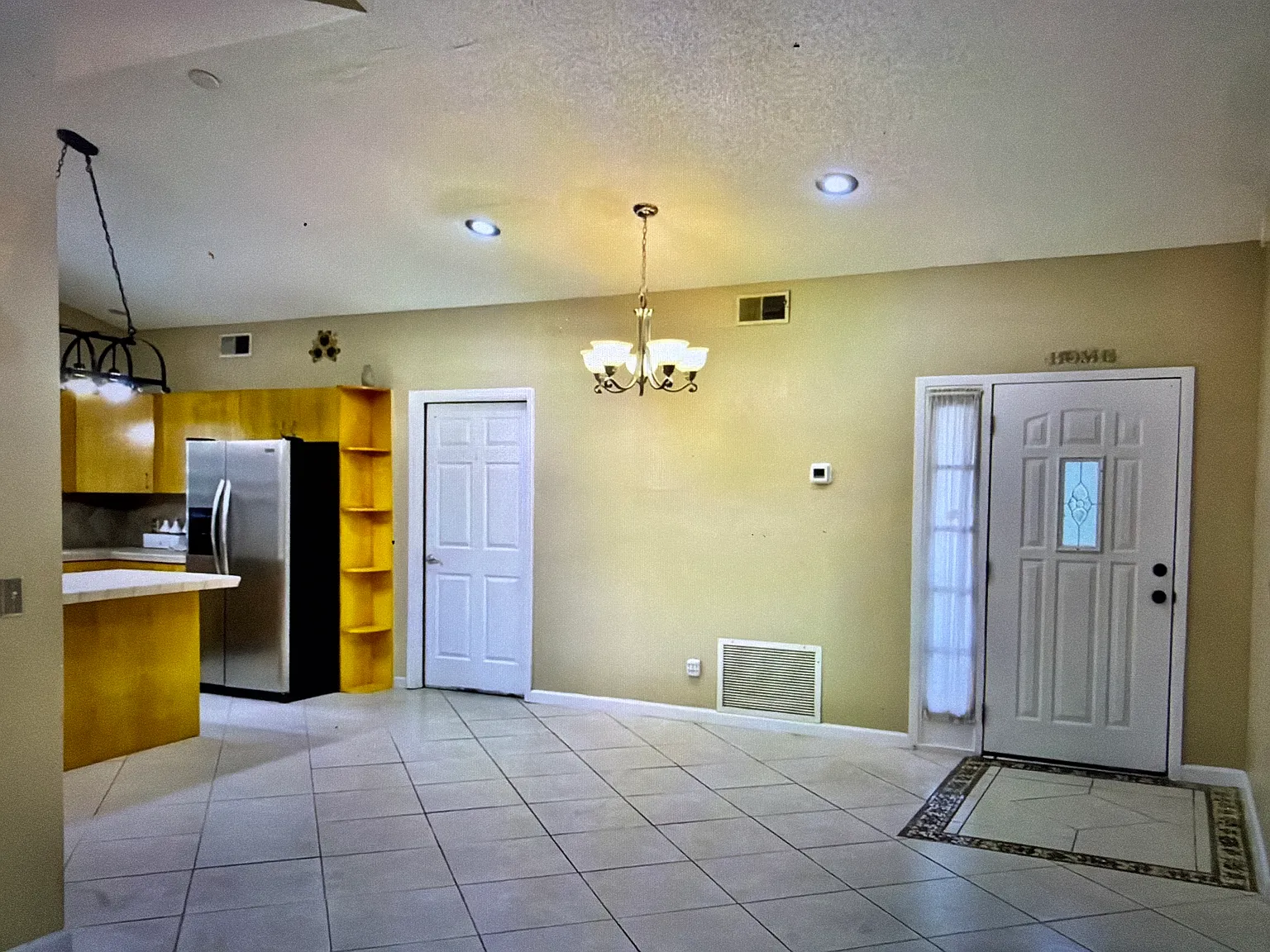 3 bed, 1216 sqft, $2,290 — Photo 4