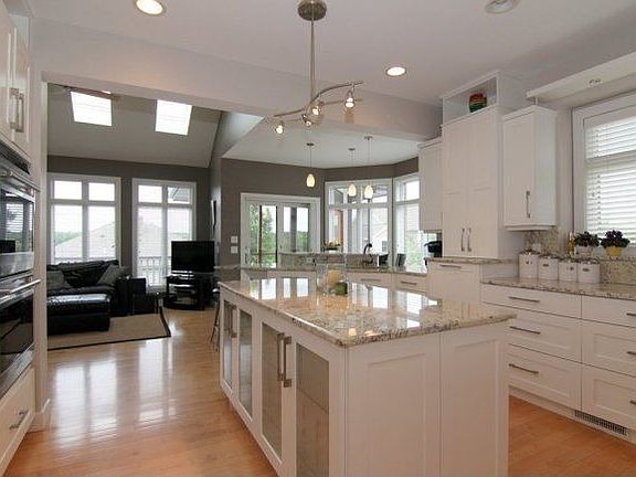 4th image of 5766 Longwood Ln