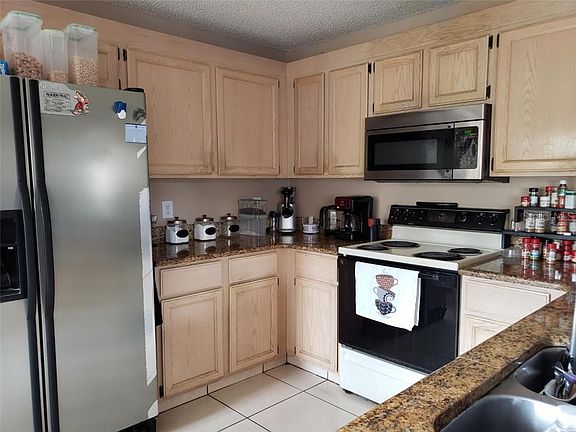 3rd image of 1413 Wood Violet Dr